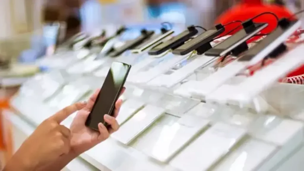 أزمات السوق المحلية.. شعبة المحمول تكشف أسباب زيادة أسعار الهواتف بنسبة 15%